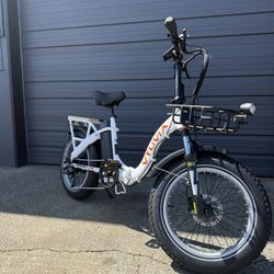 Brand New Vtuvia Step Through Folding E Bike