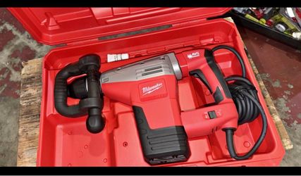 Milwaukee 15LB SDS-MAX Demolition Hammer