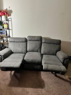 3 seater couch- Read description