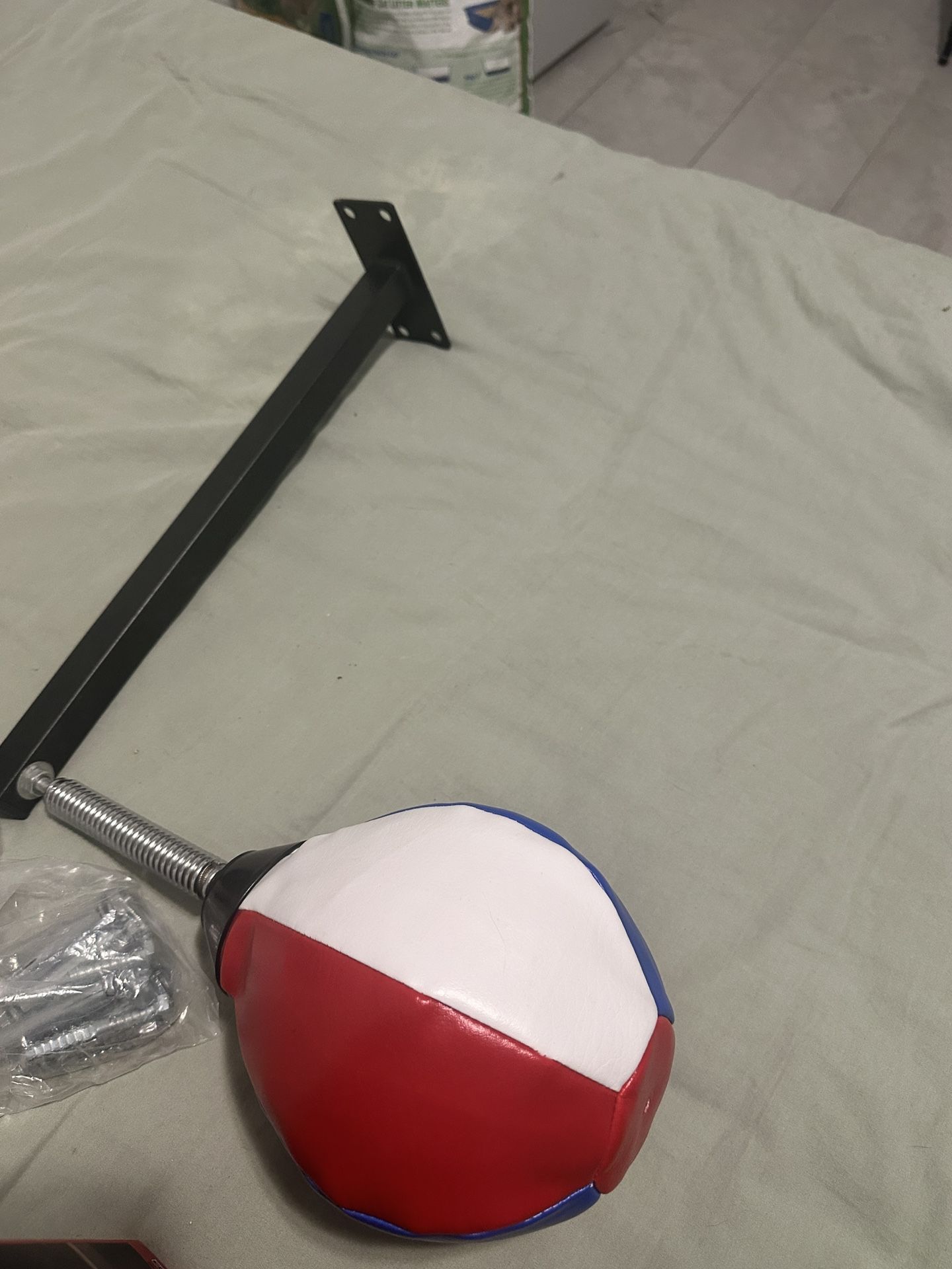 wall mounted speed bag