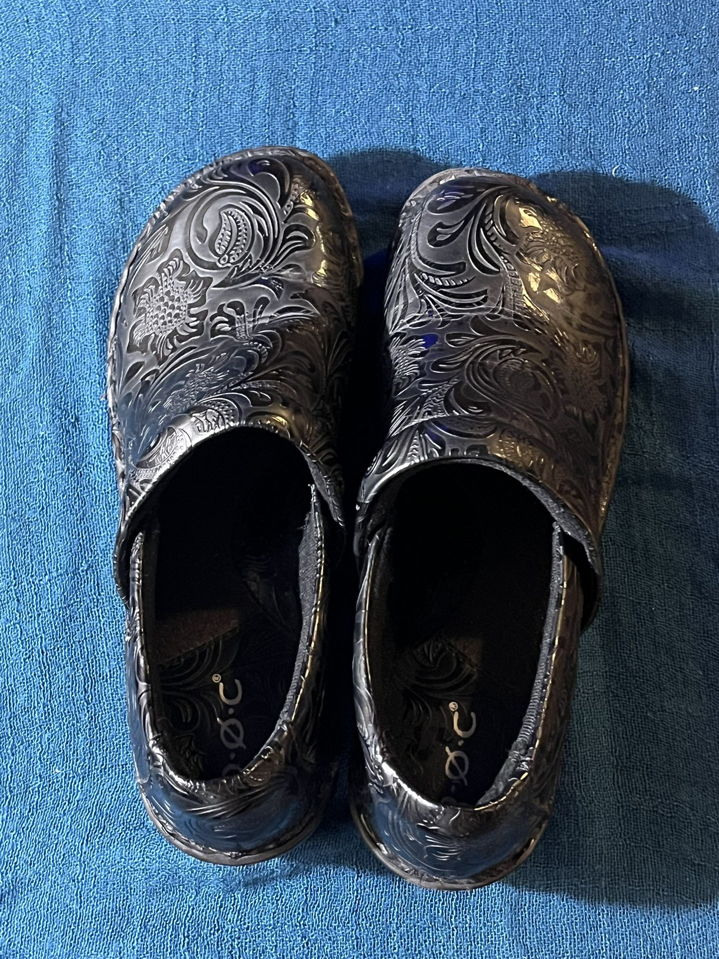 Womens Clogs/Mules Size 8.5 M