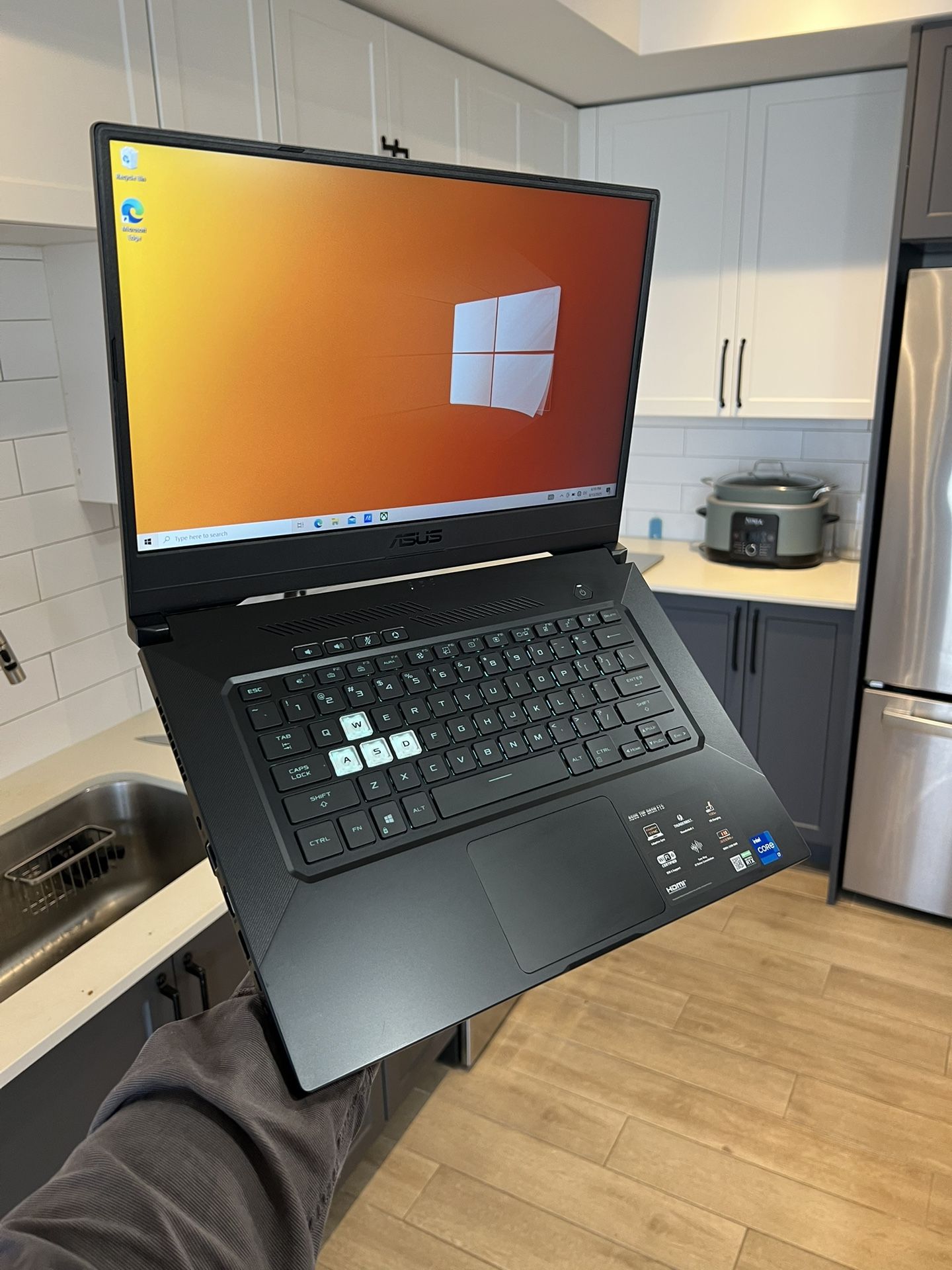 ASUS TUF Dash 15.6”FHD, Intel Core i7-11370H, Ram 8GB, 512GB SSD, Nvidia RTX 3050 Ti • Gaming laptop