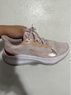 Women’s Nikes 8