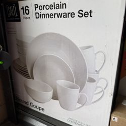 Dinnerware Set