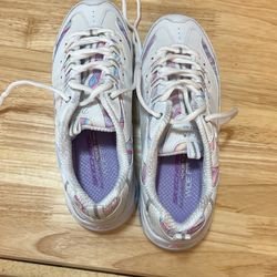 Sketchers Shoes