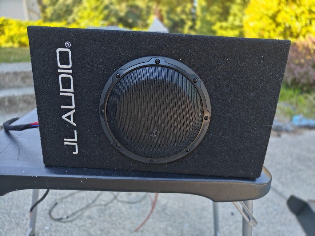 Brand New JL Sub With Built In Amplifier