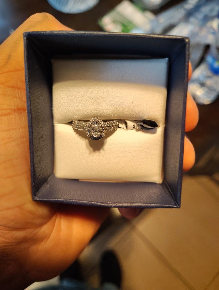 0.95 Diamond Bridal Set With Band New Never Worn