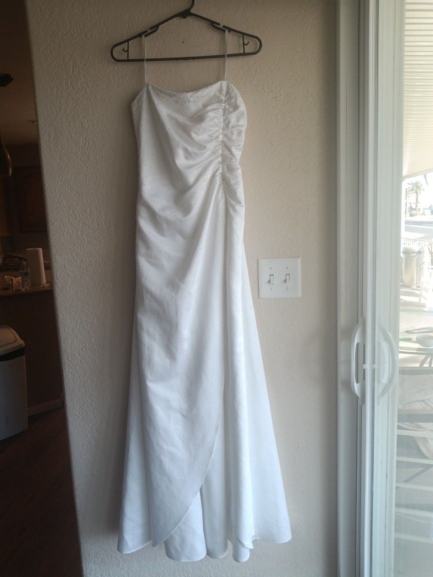 Wedding Gown 13 / 14