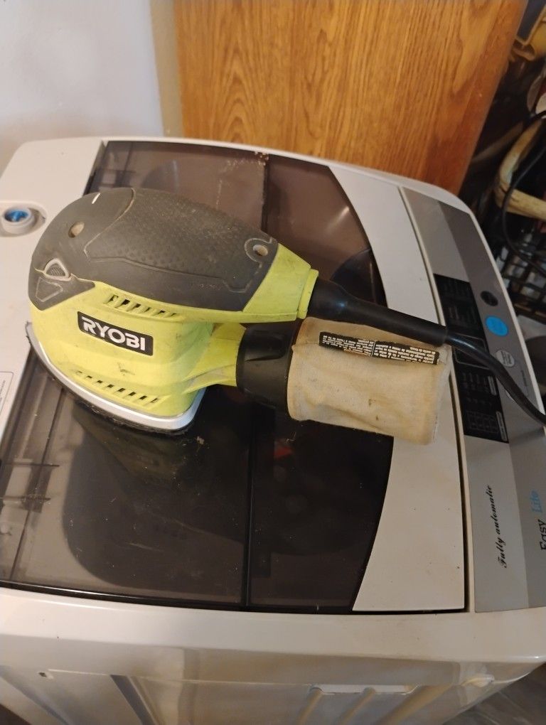 Ryobi Corded Sander