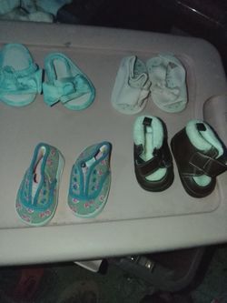 Lightly used baby girl clothes 6 -9 mos