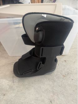 Fracture boot small