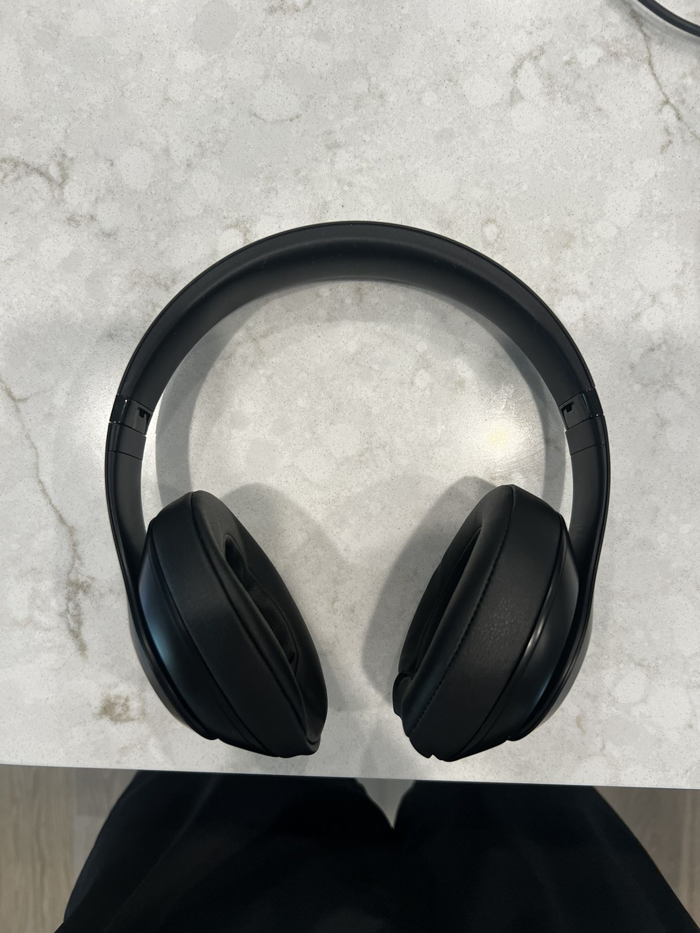 Beats Studio 3 - Black (Very Very Great Condition)