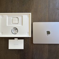 APPLE MACBOOK AIR M2 13-INCH / 16GB RAM / 500GB HDD
