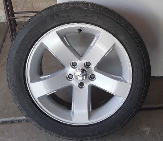 Original Dodge Challenger Wheel With Tire 18 Inch Rim 