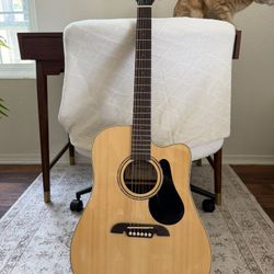 Alvarez RD26CE Acoustic-Electric Guitar – Like New – Gig Bag Included