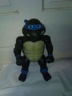 Leonardo TMNT large figurine