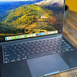 Macbook Air M4 Chip With Anti Virus And With Cover 