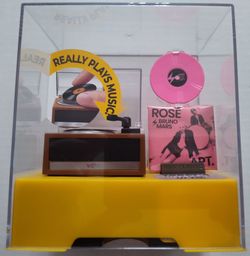 2026 ZURU MINI BRANDS VINYL TURNTABLE REALLY WORKS NEW