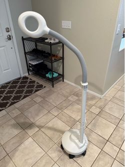 Esthetician light