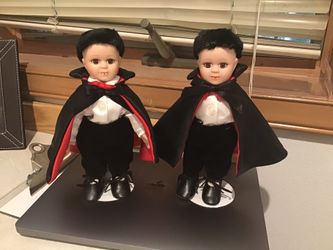 2 Vampire dolls
