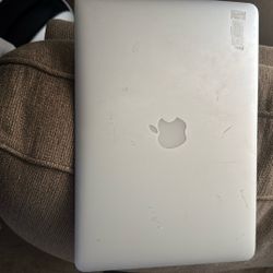 Apple Laptop 