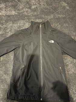 Women’s North Face Jacket. Size: Medium