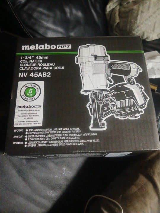 Metabo HPT Roofing Nail Gun