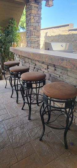 Set of 4 bar stools