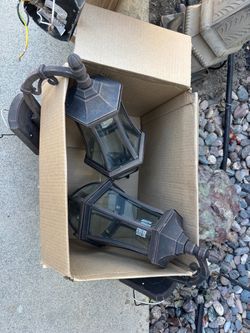 4 Lantern Fixtures