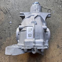 18-24 BMW X3 G01 REAR DIFFERENTIAL AXLE CARRIER OEM