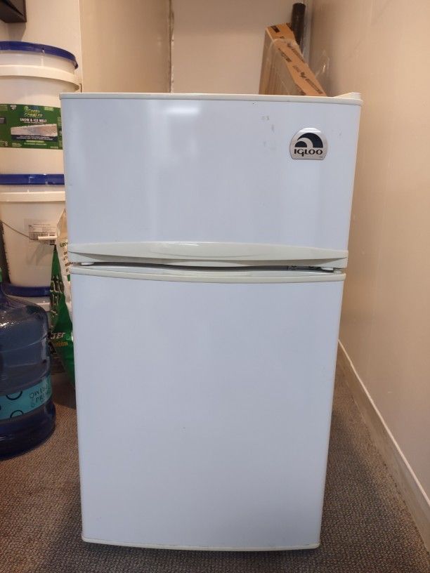 Small Refrigerator