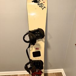 Kemper Intruder Snowboard 150 cm / 58.25 inches (Bindings damaged) Snow Board