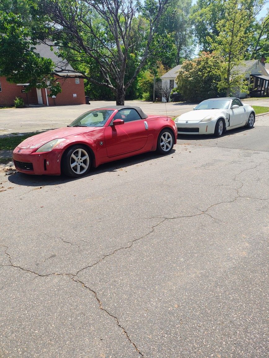 Two Nissan 350 Z 