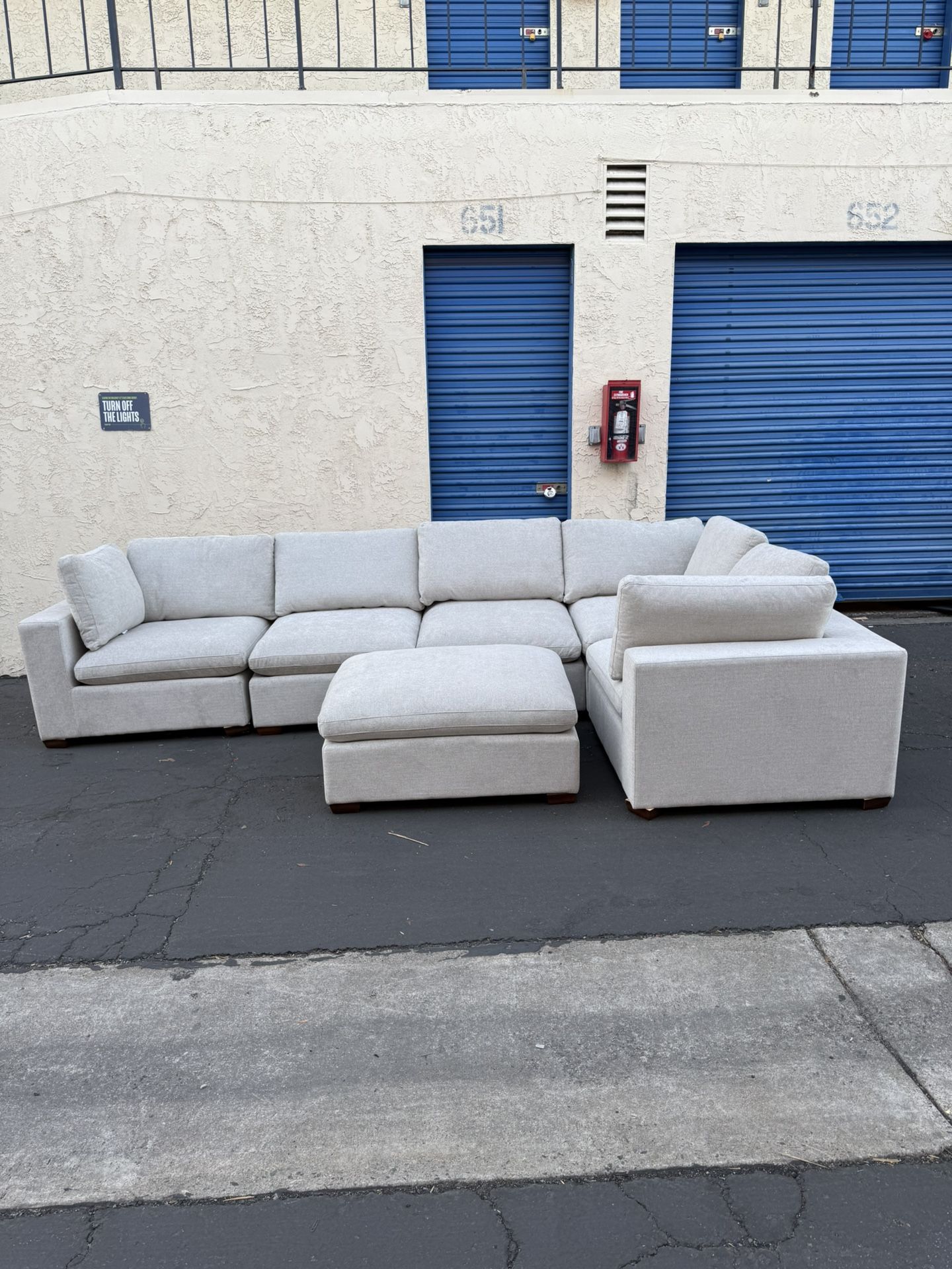 Thomasville Lowell 6-piece Light Gray Modular Sectional