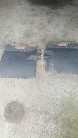 Peterbilt quarter fenders 24"x24" in excellent condition