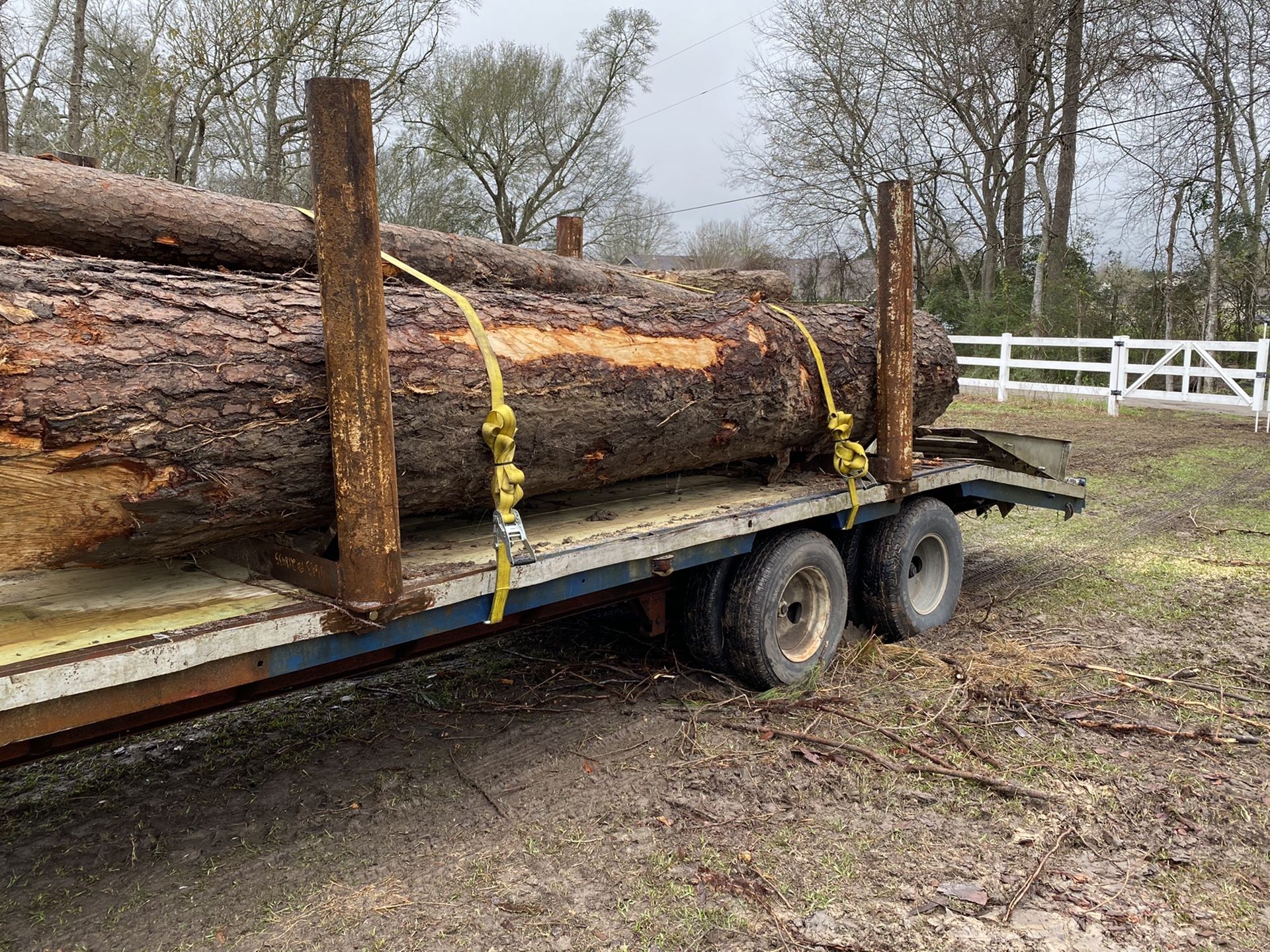 Log or pipe bolsters for goose neck