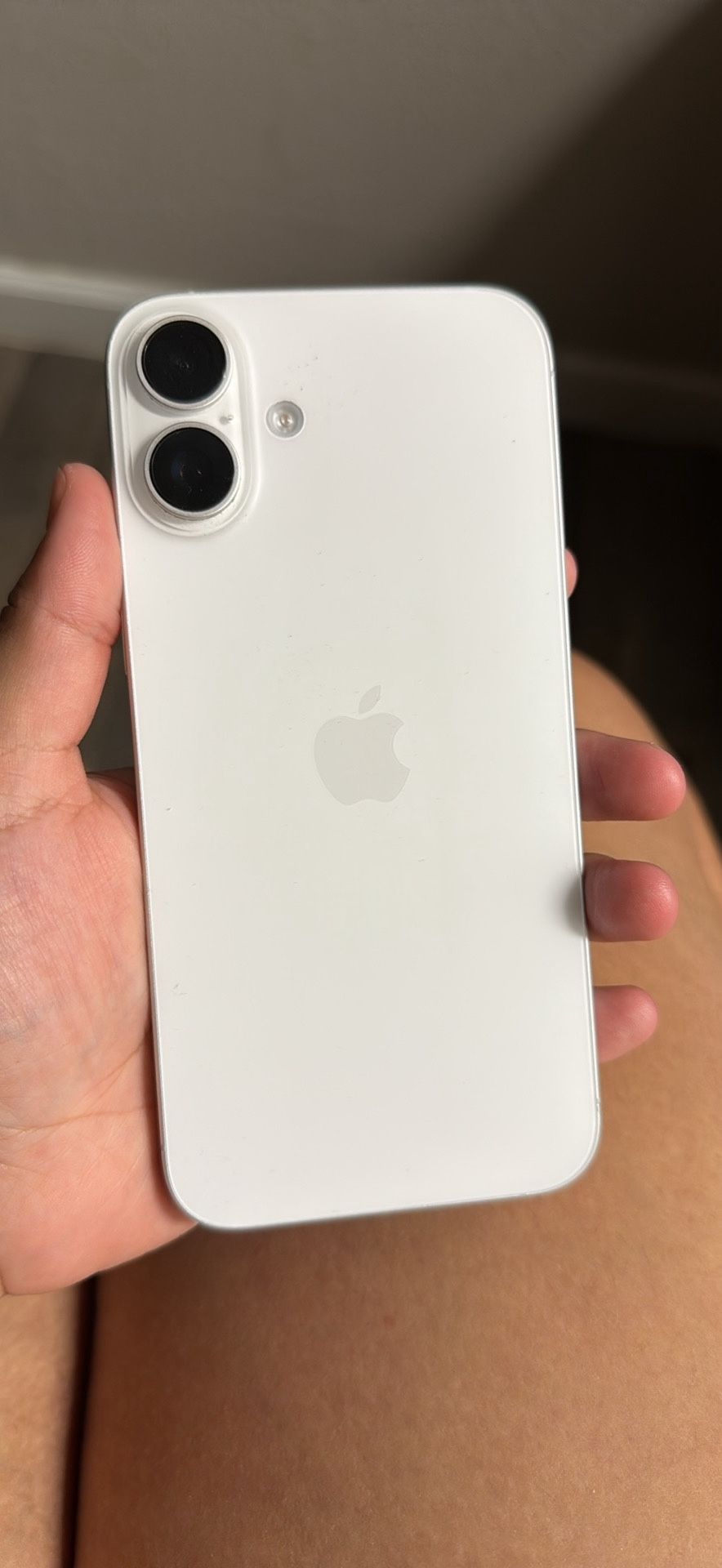 iPhone 16 Plus.