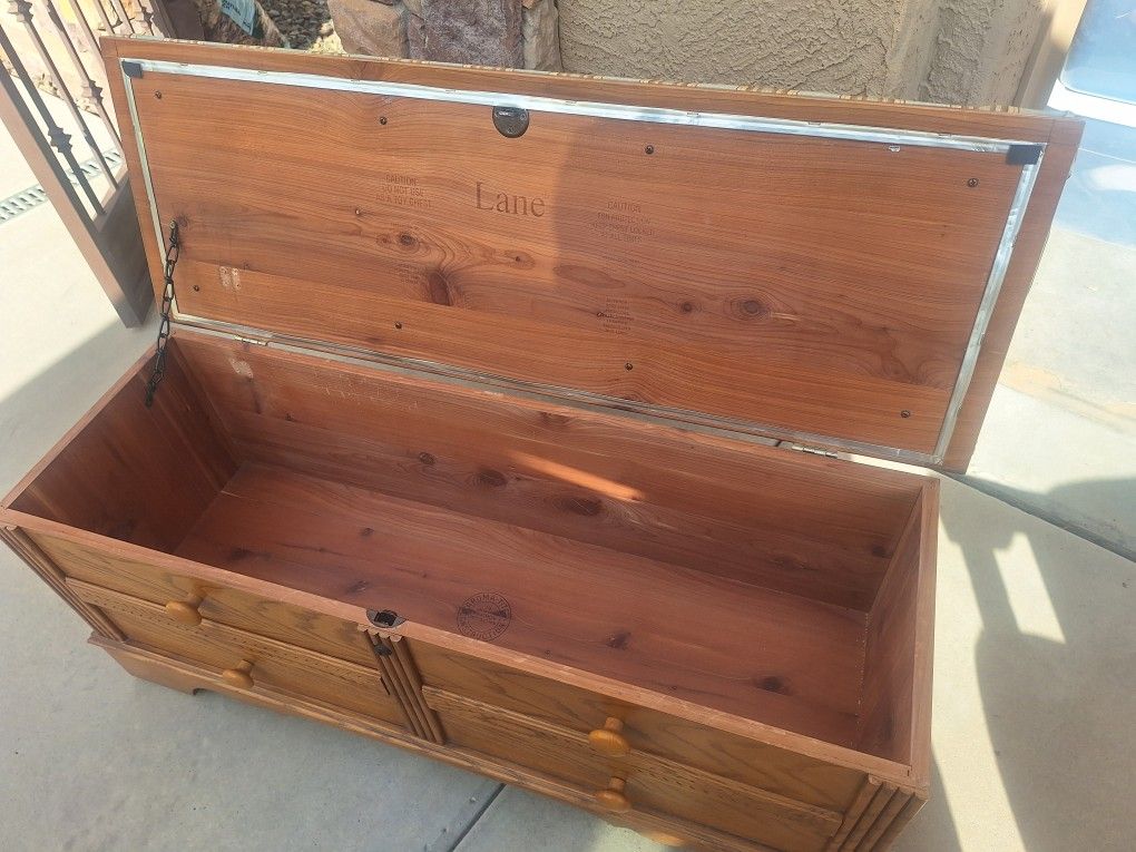 Vintage Lane Chest