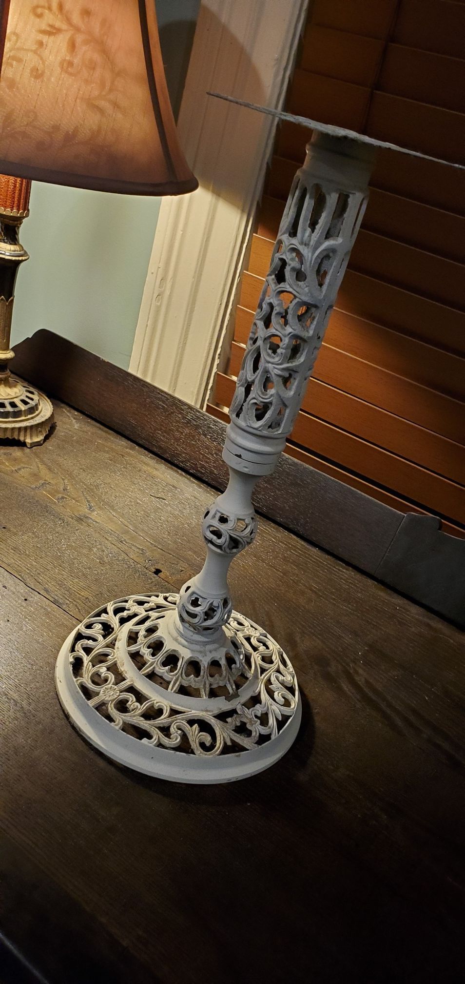 Candle holder