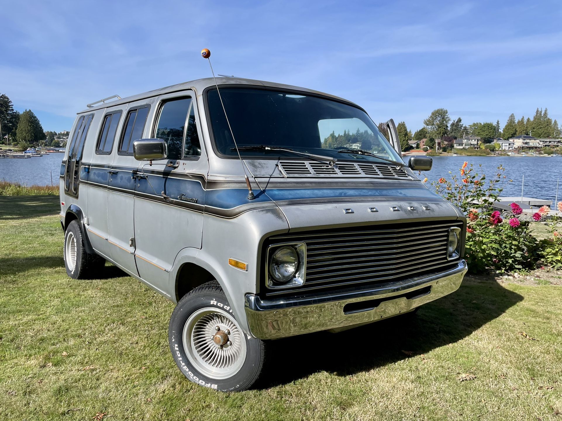 1977 Dodge Shorty Van B200 Tradesman Survivor Boogie Street