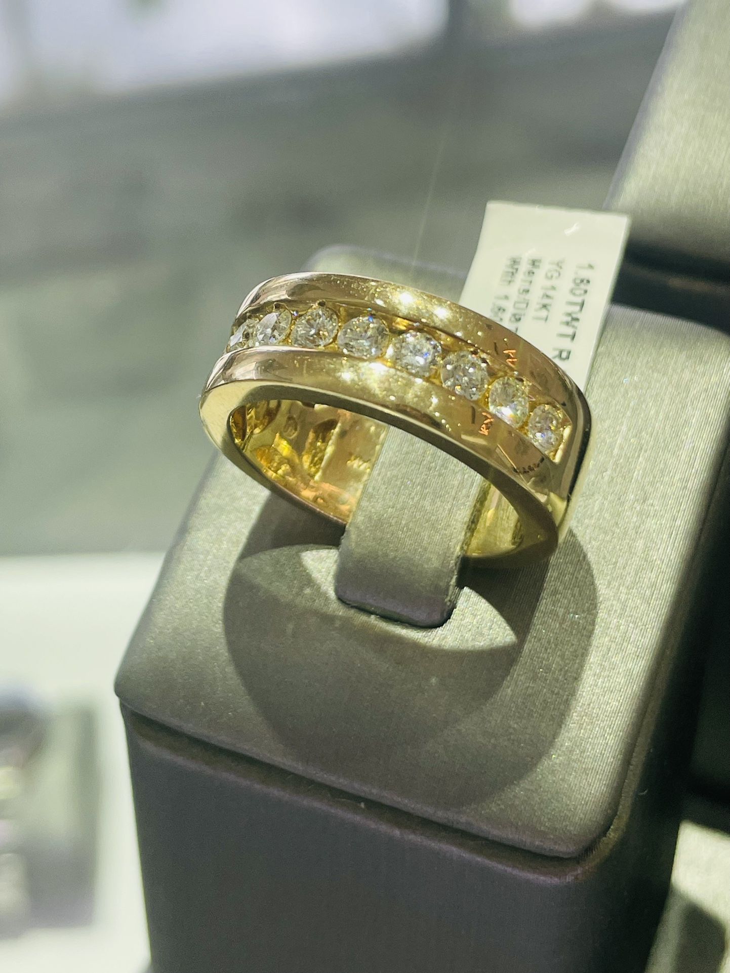 14K Yellow Gold Men’s Diamond Ring – 1.60 CTW VS2 Diamonds