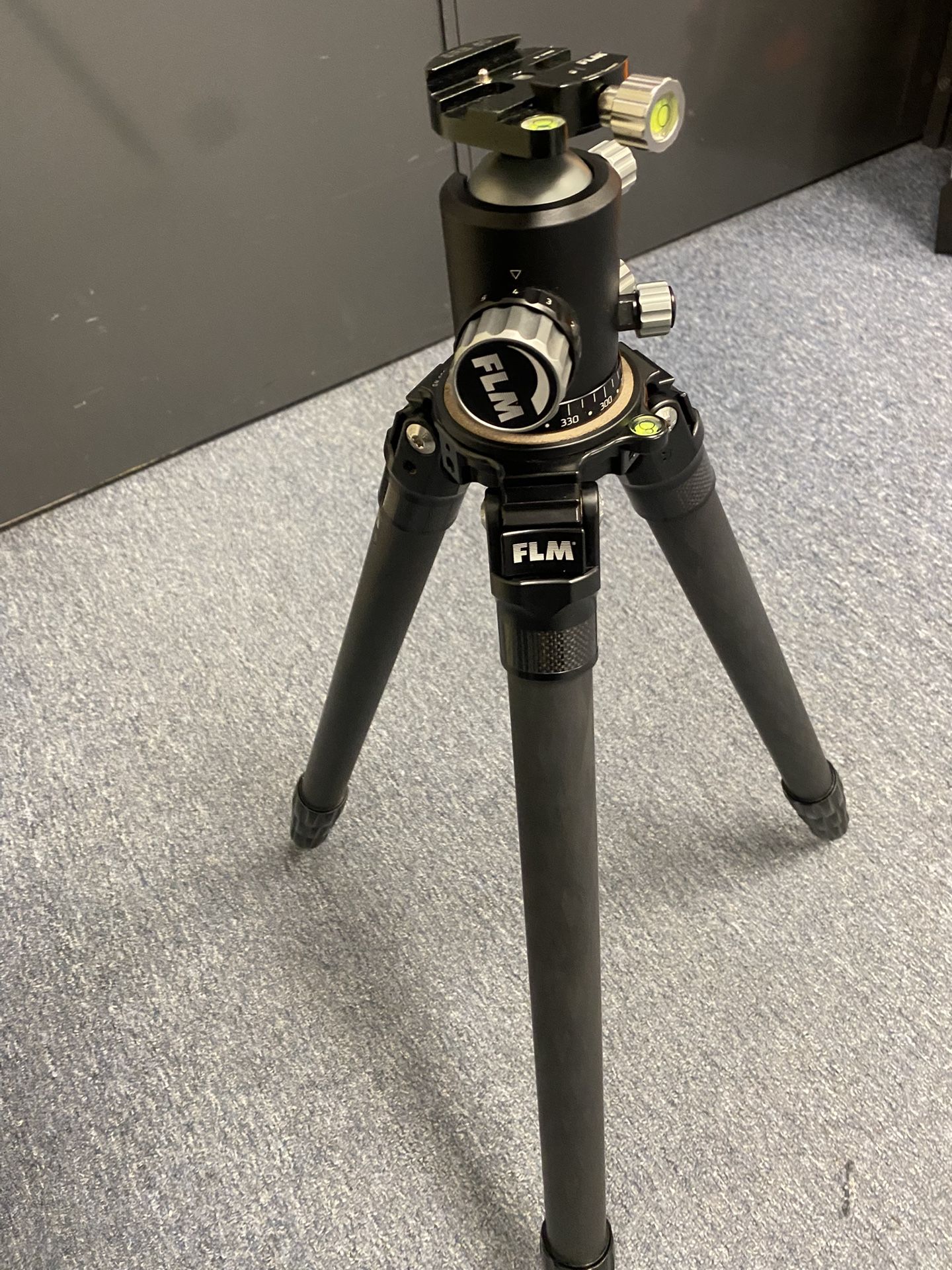 FLM Tripod With head