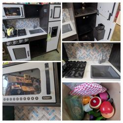 Melissa And Doug Play Kitchen With Dishes And Food 