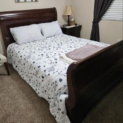 Solid Wood Queen Sleigh Bed With Mattress & Box Spring 