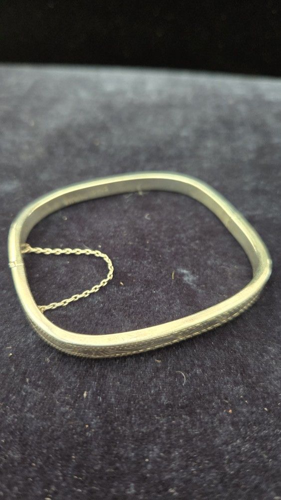 Sterling Silver Rounded Square Bracelet