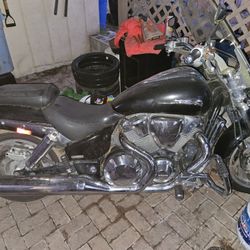 05 Honda VTX 1800C 