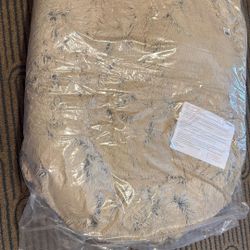 Pet Bed- Extra Large, 45x45    BRAND NEW