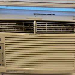 Air Conditioner 8000 Btu/ Aire Acondicionado