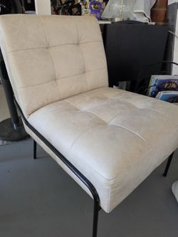 Accent chair