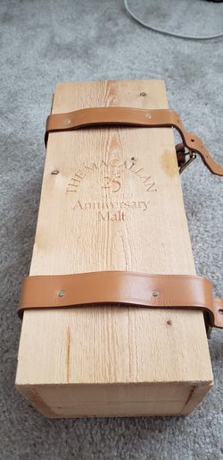 Macallan scotch 25 wood box
